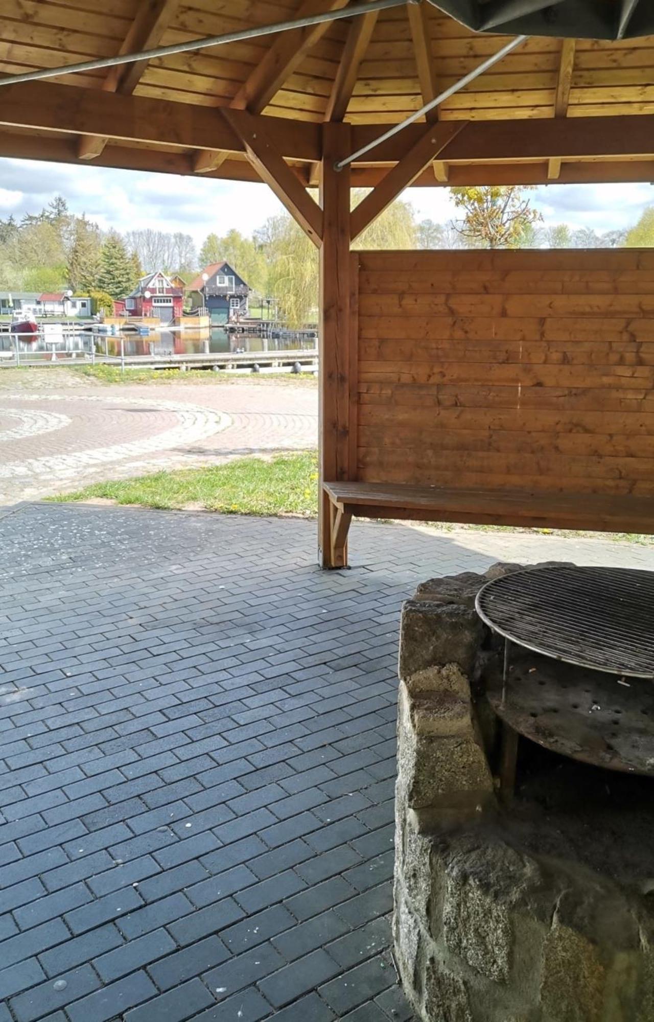Ferienwohnung Neukalen Exteriör bild